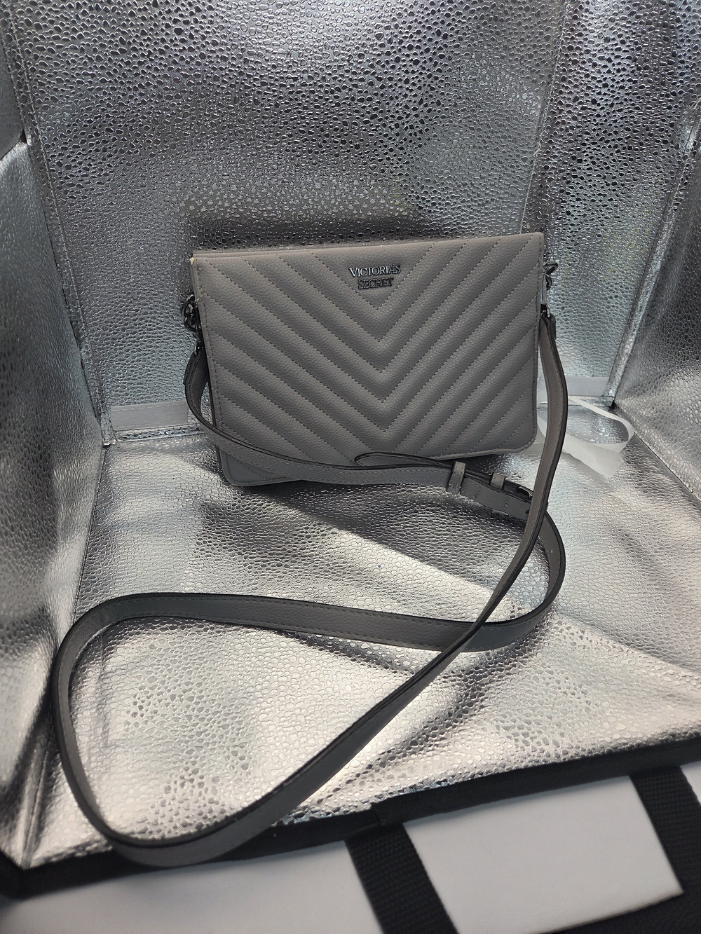 Quilted Chevron Crossbody Bag - Gray